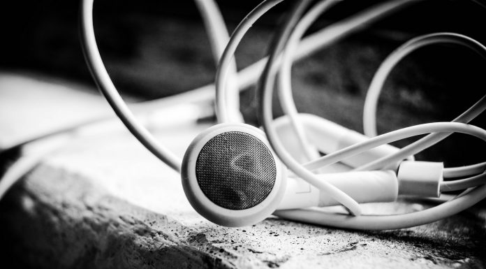 Boomstick: Mejora la calidad de sonido de tus audífonos boomstick