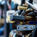 Haz tu vida más fácil con los Sistemas Gestores de Contraseñas administrar claves